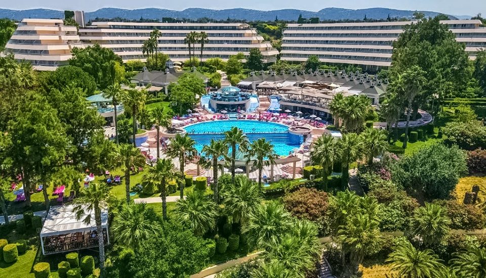 هتل گرند بلو اسکای اینترنشنال کوش آداسی